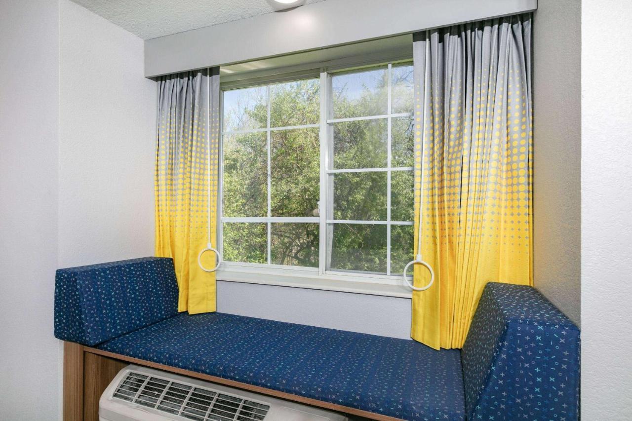 Microtel Inn By Wyndham Beckley Ngoại thất bức ảnh